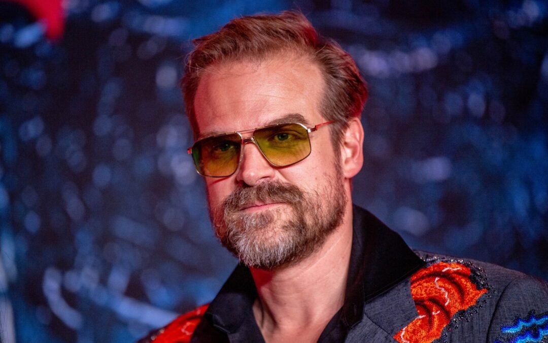 David Harbour to play Santa Claus!!