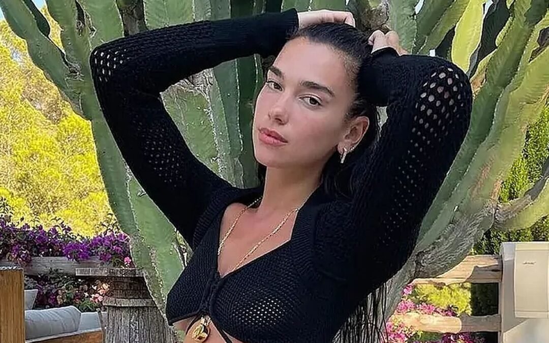 Dua Lipa following the steps of Britney Spears