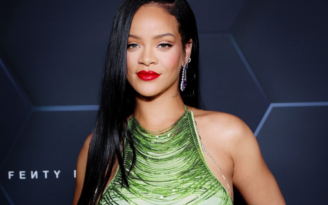 Rihanna Reacts To The Trolls