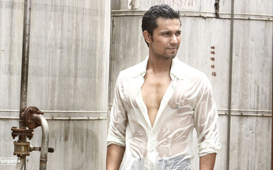Bollywood Star Randeep Hooda Joins Khalsa Aid in Assisting Haryana Flood Victims, Earns Admirers for His Selfless Seva