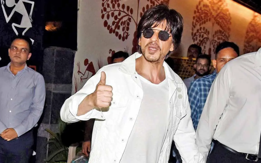 Shah Rukh Khan Surprises Fans at Mumbai Airport Amid Rumors