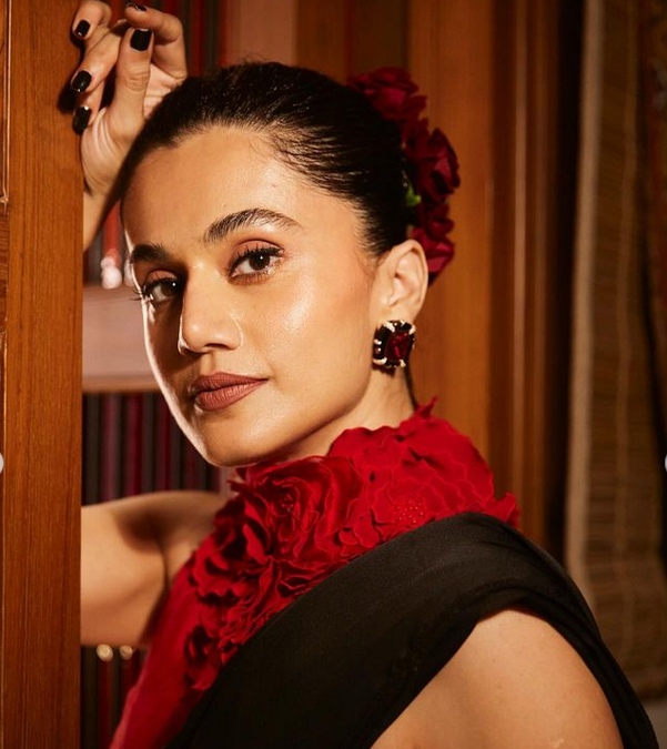Taapsee Pannu Praises Industry Kids’ Unity, Calls for More Camaraderie Among Outsiders