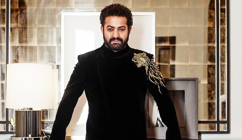 Jr NTR Hails SS Rajamouli’s Pan-India Legacy, Celebrates Bollywood Bonding at the ‘War 2’ Pre-Release Event