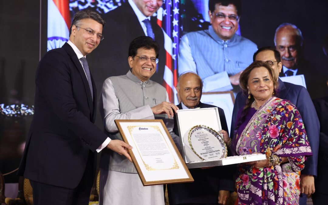 Dr. Bina Modi Felicitated with "Woman Icon of the Year" Award by Mr Piyush Goyal, Hon'ble Minister for Commerce and Industry, Government of India